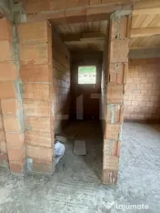 Casă la rosu, la doar 5 km de Bistrița, într-o zonă lini 