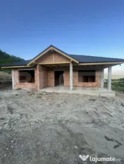 Casă la rosu, la doar 5 km de Bistrița, într-o zonă lini 