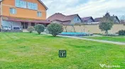 Casă impresionantă cu 15 camere, teren generos, piscină i 