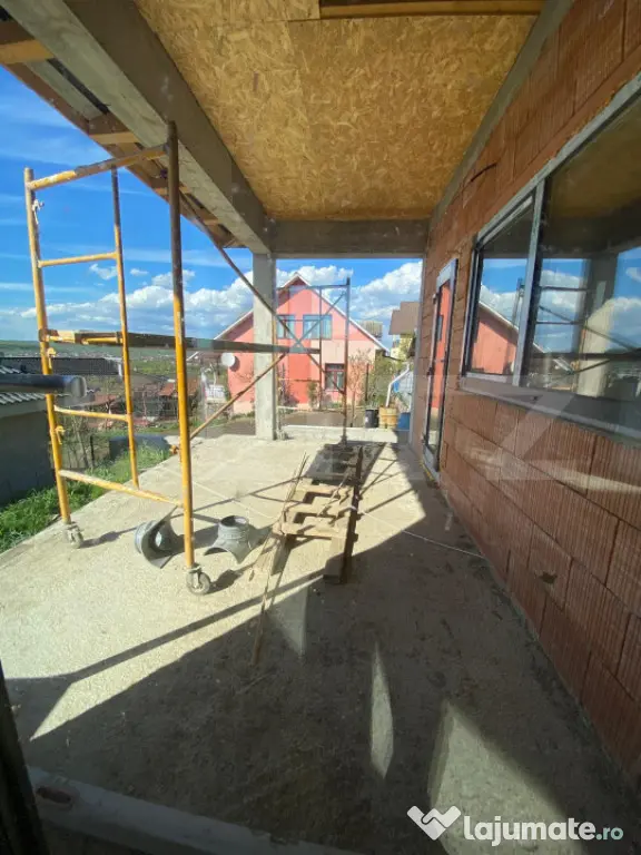 Casa de vanzare, 3 camere, 117 mp, 930 mp teren - zona Aero
