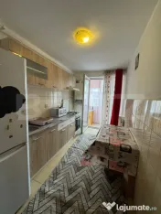 Apartament o cameră, decomandat, zona Porii 