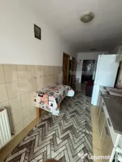 Apartament o cameră, decomandat, zona Porii 
