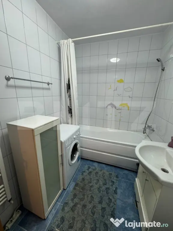 Apartament o cameră, decomandat, zona Porii