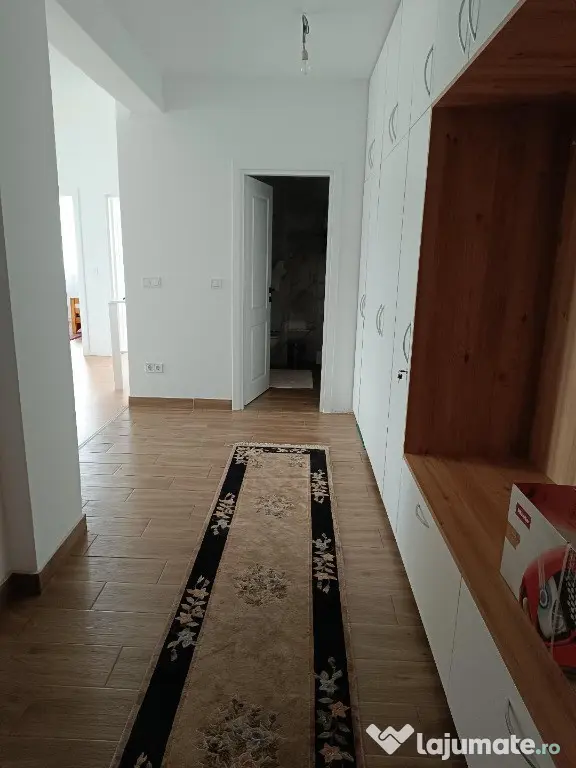 Apartament 3 camere et 1 bloc nou Zavoaie