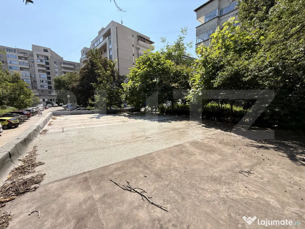Garaj cu acoperiș circulabil, 20 mp, Calea București