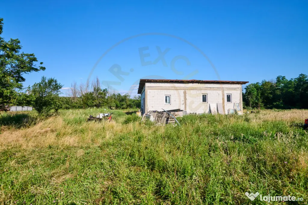 Teren Intravilan 1100 mp + Anexă 120 mp - Budeasa, Calotest