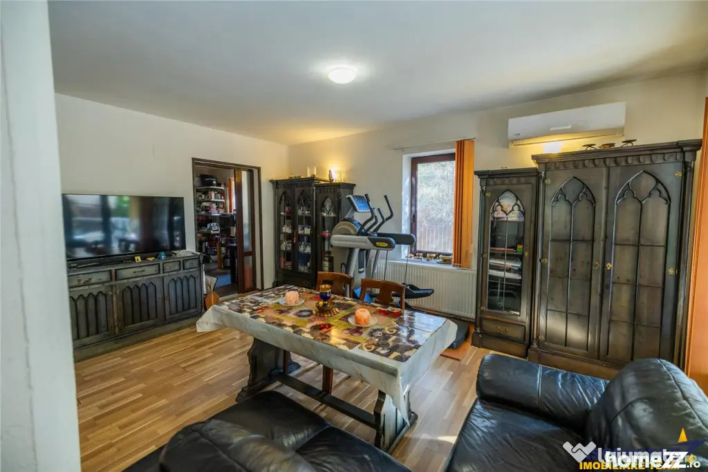 Vila stil si cu potential turistic, 8camere, 6 bai, panoram - Brasov (Brasov)