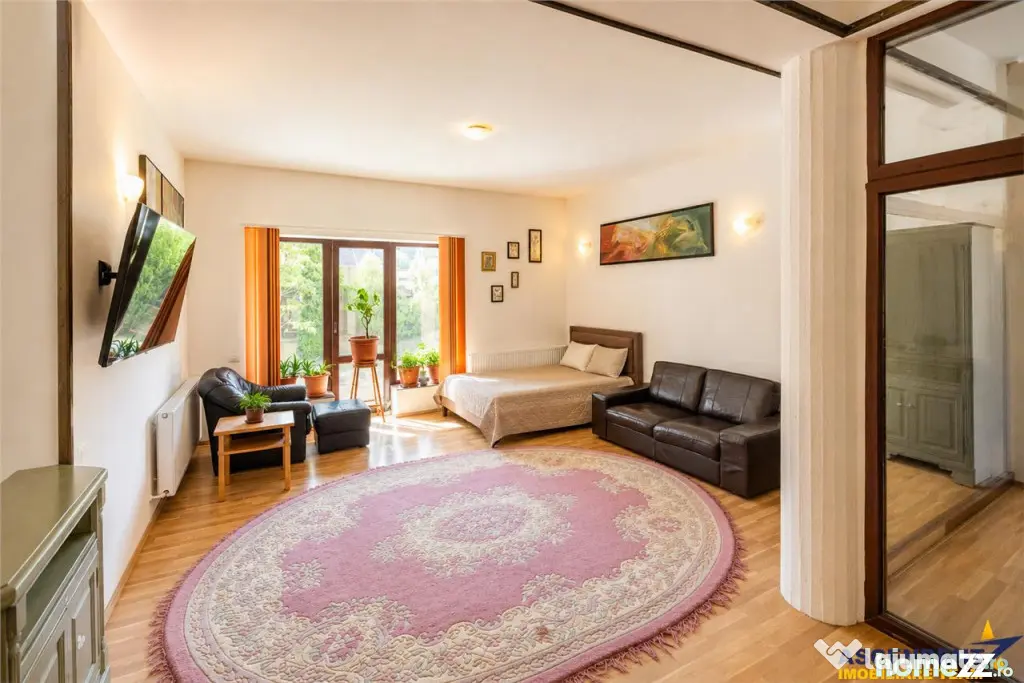 Vila stil si cu potential turistic, 8camere, 6 bai, panoram - Brasov (Brasov)