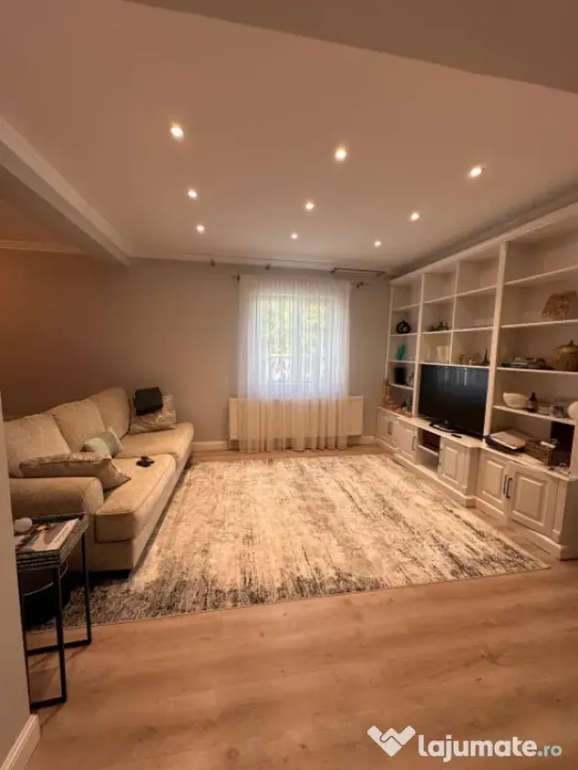 Casă de vânzare în Mamaia Sat, P+1 cu pod, 250 mp teren