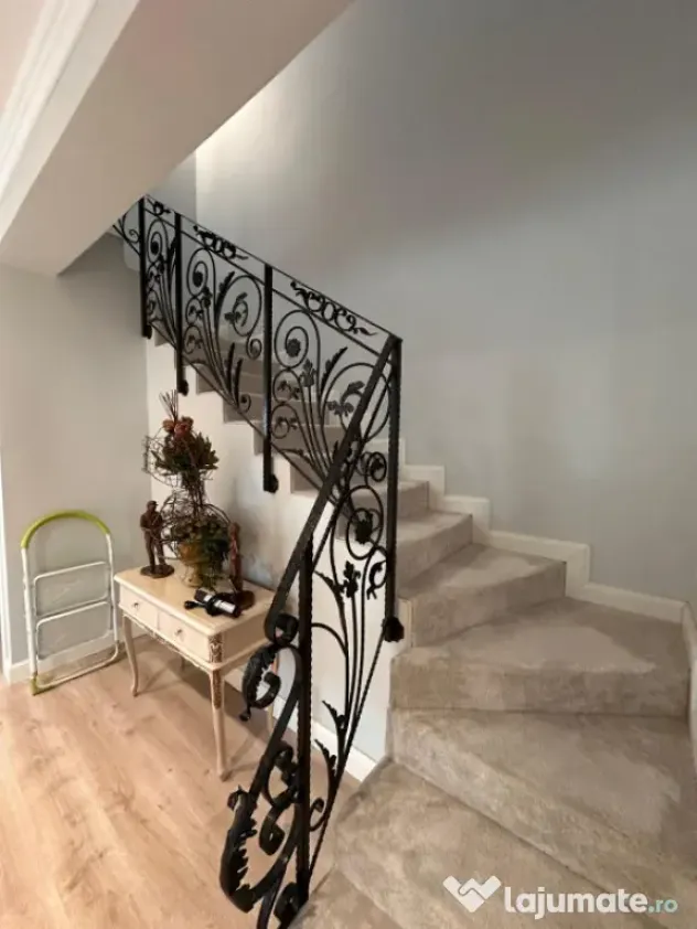 Casă de vânzare în Mamaia Sat, P+1 cu pod, 250 mp teren
