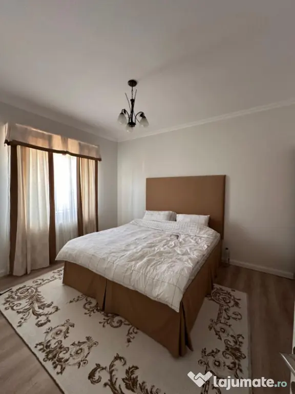 Casă de vânzare în Mamaia Sat, P+1 cu pod, 250 mp teren