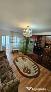 Apartament 3 camere, 2 balcoane, zona Episcopiei, Roman 