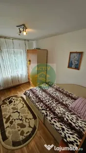 Apartament 3 camere, 2 balcoane, zona Episcopiei, Roman 