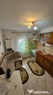 Apartament 3 camere, 2 balcoane, zona Episcopiei, Roman 