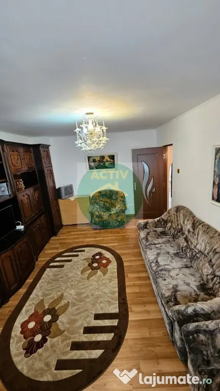Apartament 3 camere, 2 balcoane, zona Episcopiei, Roman