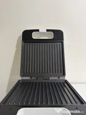 Sandwich maker / aparat pentru sandwich-uri 