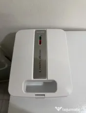 Sandwich maker / aparat pentru sandwich-uri 