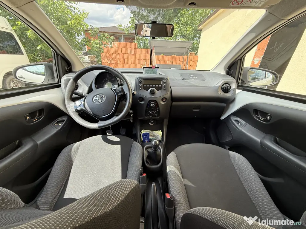 Toyota Aygo 2017 | 122.294 km | Senzori parcare | Întreținută