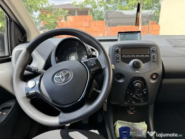 Toyota Aygo 2017 | 122.294 km | Senzori parcare | Întreținută