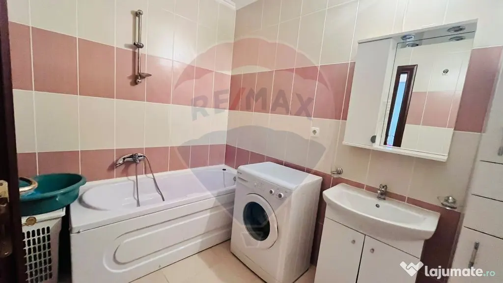 Apartament cu 3 camere de închiriat în zona Nufarul