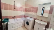 Apartament cu 3 camere de închiriat în zona Nufarul