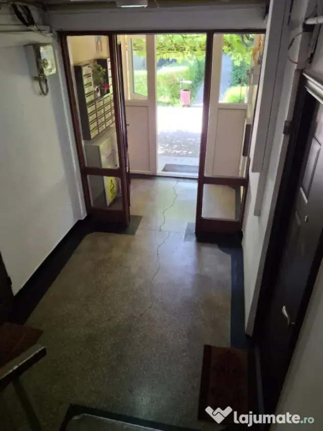 Apartanent 2 camere de vanzare