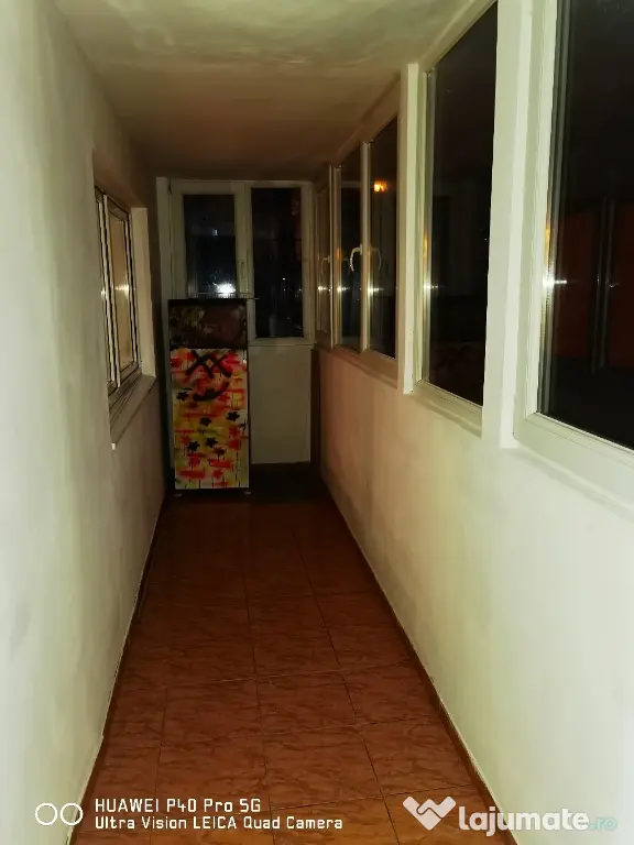 PF Închiriez apartament 3 camere