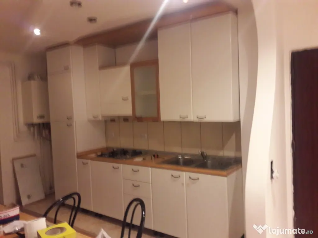 PF Închiriez apartament 3 camere
