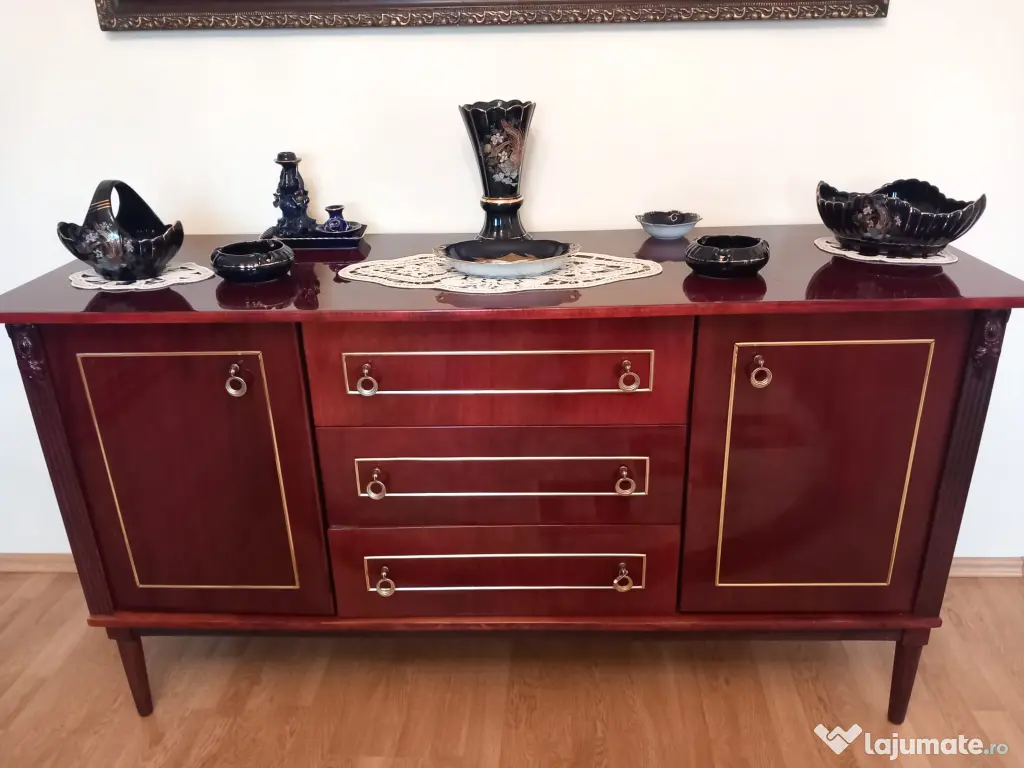 Vand vitrină, dulap, comoda, birou, masa cu 6 scaune tapitate