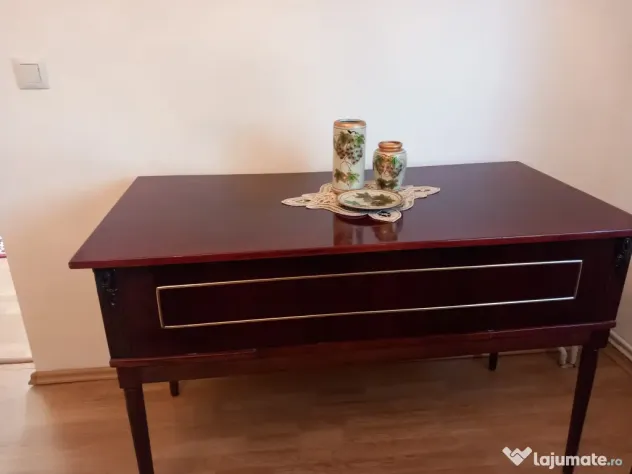 Vand vitrină, dulap, comoda, birou, masa cu 6 scaune tapitate