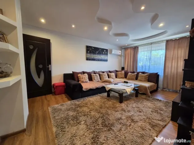 Apartament 3 camere, etaj 3, Dacia