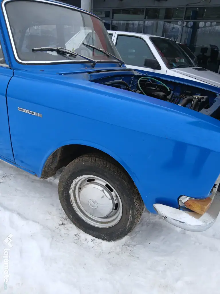 Moskvich albastru 1500
