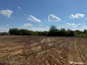 Teren intravilan, 350 mp, front 15 m, toate utilitatile, zon 