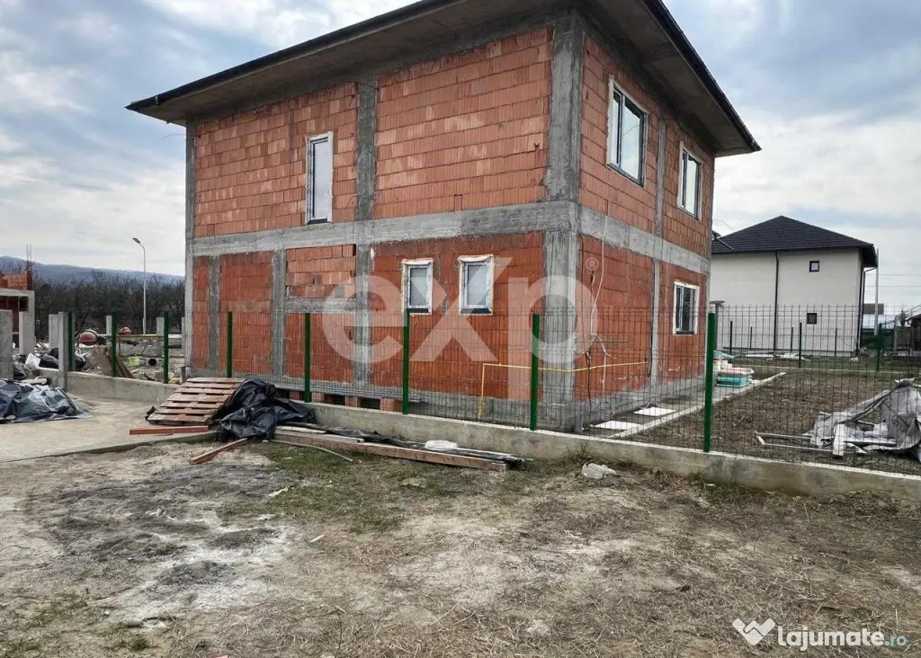 Case 4 camere + mansardă | 130 mp utili | teren 460 mp | Cu