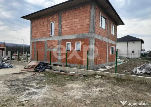 Case 4 camere + mansardă | 130 mp utili | teren 460 mp | Cu