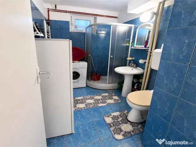 Piata 700 - 2 Camere - Etaj 2 - Decomandat - Centrala Propri