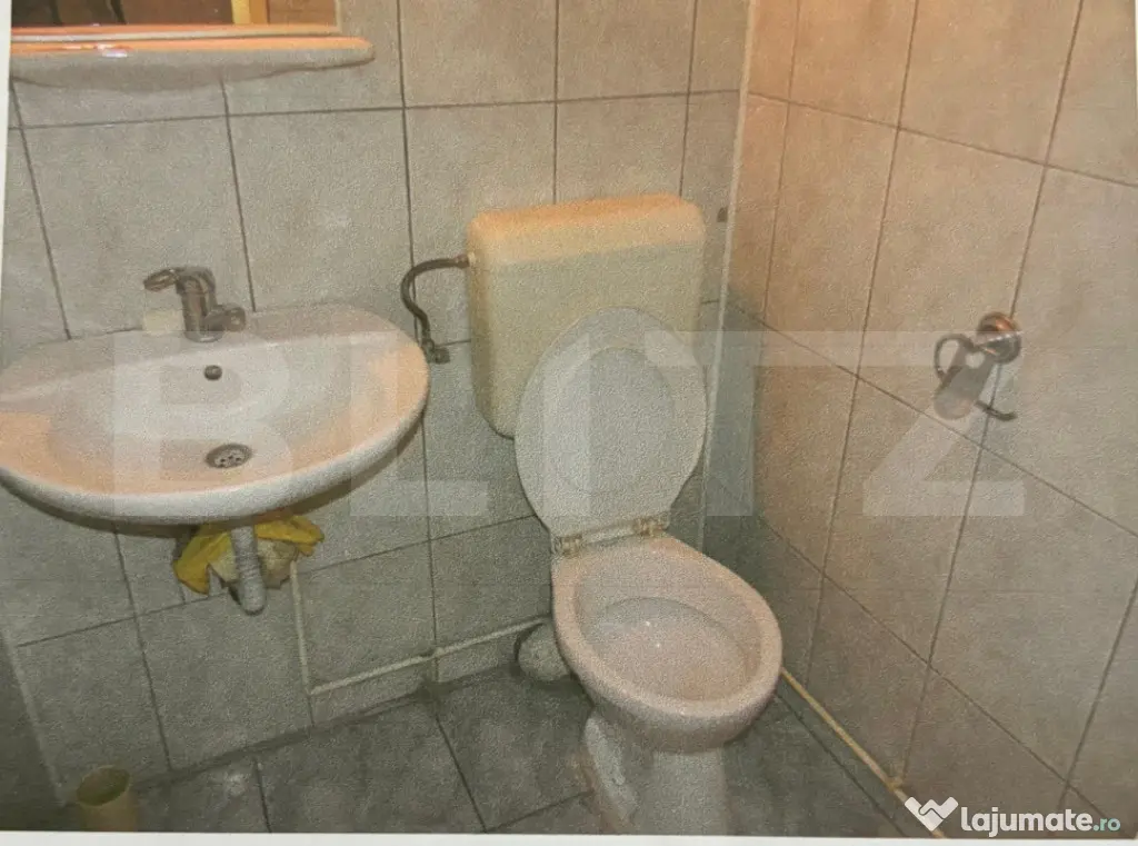 Apartament 3 camere, 76 mp, etaj 2, zona Calea Bucuresti
