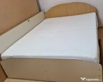Pat dublu cu două sertare în stare foarte bună din pal 160x200cm.