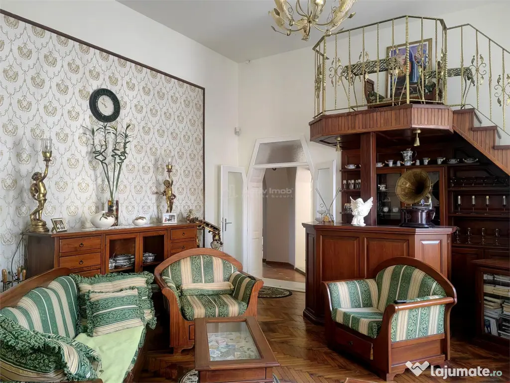 Apartament renovat ultracentral | 116 mp utili | 2 parcari |