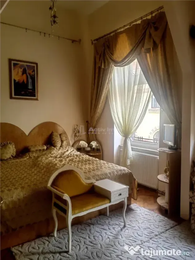 Apartament renovat ultracentral | 116 mp utili | 2 parcari |