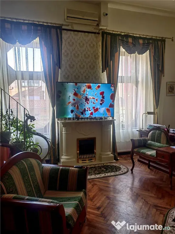Apartament renovat ultracentral | 116 mp utili | 2 parcari |