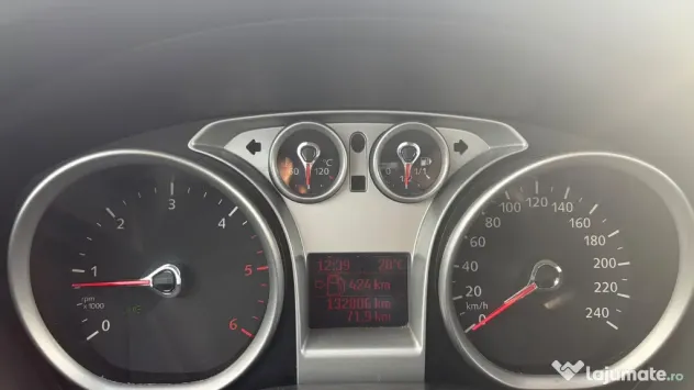 Vand autoturism Ford Focus din 2011, diesel 1.6, cp 109, km reali 132.806