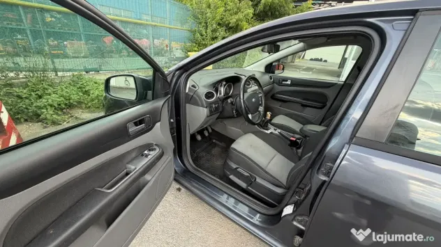 Vand autoturism Ford Focus din 2011, diesel 1.6, cp 109, km reali 132.806