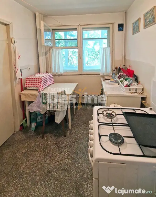 APARTAMENT 3 CAMERE SEMIDECOMANDAT - Bucuresti (Bucuresti-Ilfov)