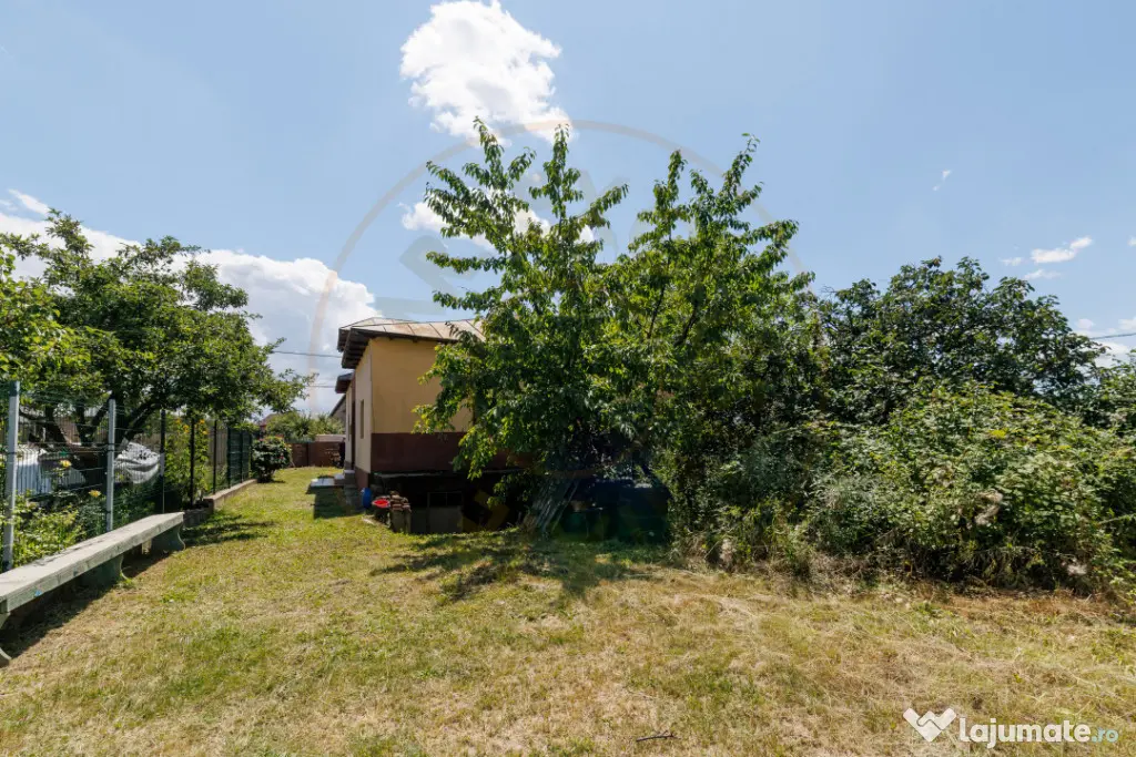 Casa cu teren de 889mp Prundu - Ideala pentru locuit sau dez