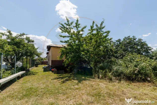 Casa cu teren de 889mp Prundu - Ideala pentru locuit sau dez
