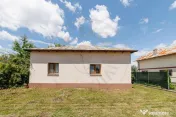 Casa cu teren de 889mp Prundu - Ideala pentru locuit sau dez 
