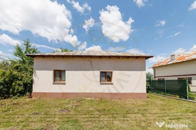 Casa cu teren de 889mp Prundu - Ideala pentru locuit sau dez