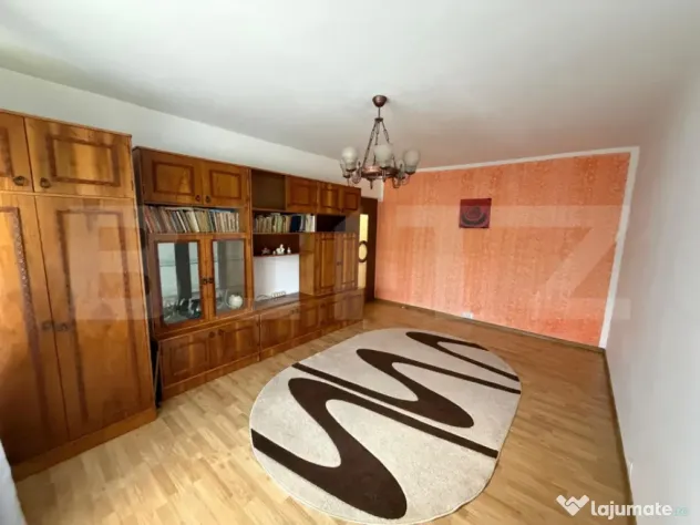 Apartament 3 camere decomandat, etaj 3, Rovine, zona Posta d - Craiova (Dolj)