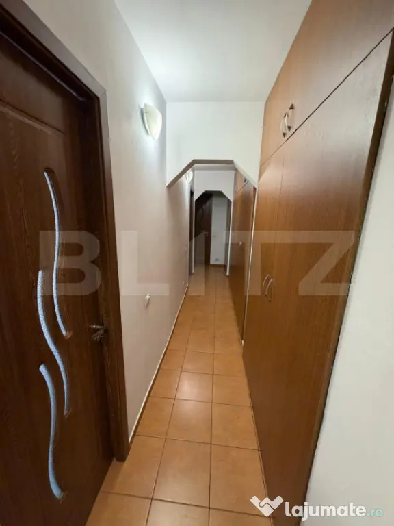Apartament 3 camere decomandat, etaj 3, Rovine, zona Posta d - Craiova (Dolj)